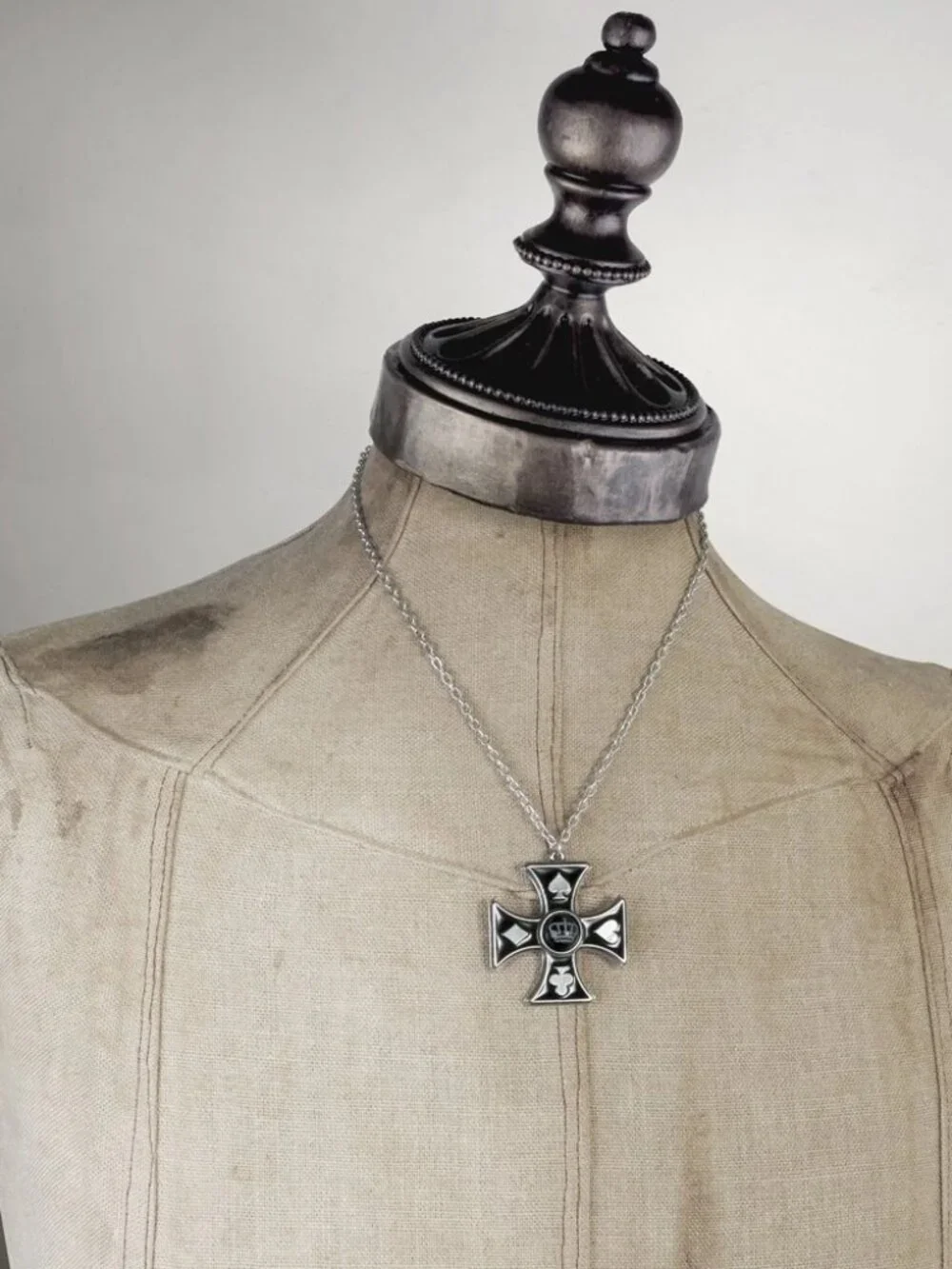 Alchemy Gothic Sharps Cross Pendant Iron Cross Black Card Suit Luck Pewter ULP41